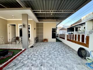 Karenra Guest House di Pusat Kota, Dengan 3 Kamar - 1