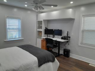 The Cozy Bungalow in North York Nest - 1
