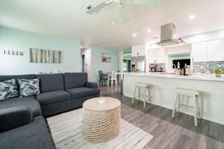 Modern 2BR with Backyard near Beach & Harbor - 8