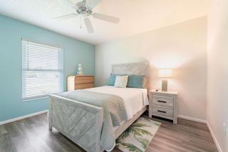 Modern 2BR with Backyard near Beach & Harbor - 4