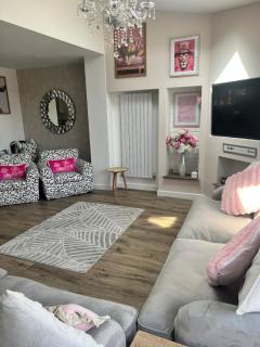 Private host Large home in Solihull close to NEC HS2 Bham Airport - 0
