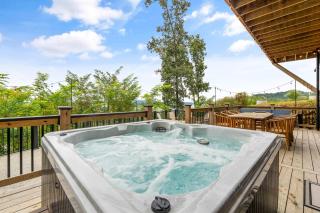 Skys the Limit - Pool - Theater - Views - 7