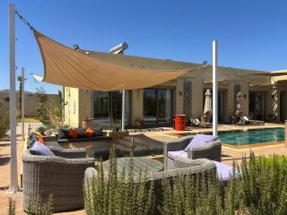 Secluded 4 Bedroom Villa, Onsite Security - 8