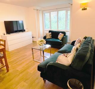 2-Bed Apartment Near ExCeL - Free Parking & WiFi - Ideal for Families, Business & Leisure - Londen - 8