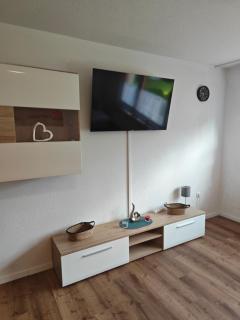Haus 2 Etagen Garten 1 Badezimmer,1 Gäste Wc 200 Qm 5 Betten Gehoben mit Garten - 1