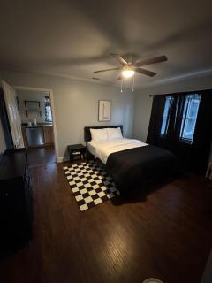 EMG's Place - 8