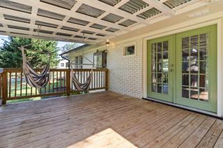 The Dawg House Pet-Friendly Near UGA and Ga Club - 3