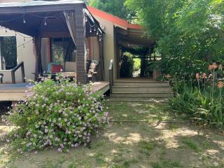 Riverfront with EV charger - Sequoia River Cottage - 2