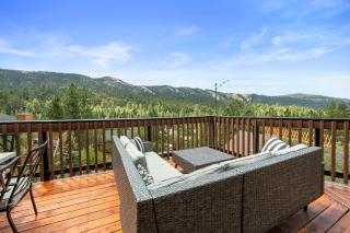 Lazy Bear Lookout - Amazing Views, Hot Tub, Game, Room, Pool Table, Pet Friendly - 7