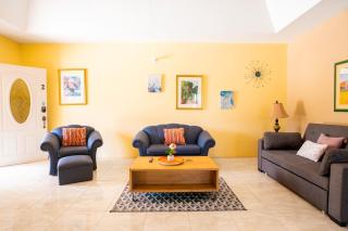 Elegant,Central & spacious unit with AC at DW APTS - 2