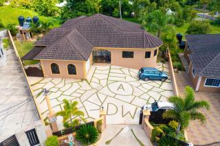 Dw apartments with garage and hot tub - 3