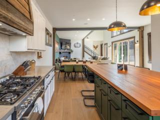 Suncadia 4 Bdrm Resort Core Home 4 King En Suites - 9