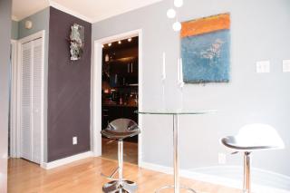 Modern Apartment - Cameron Village - 5
