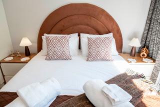 Casa Sol Mar - Chic 2BR Retreat - Relax, Unwind & Feel at Home - 2