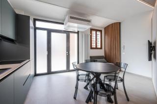 Suite on canvas near the city of Ferrari - 4