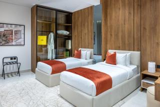 4BR Luxury Apartment - Private Pool - 1