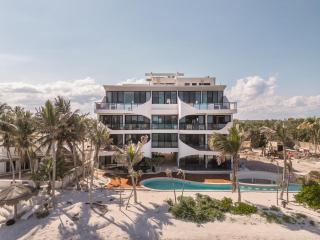Luxury 2BR Private Beach and Pool - 3