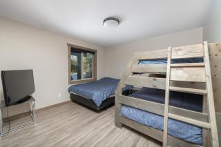 Sunny Peaks - 1