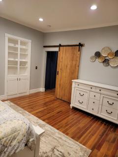 Designer 2 Bedroom Loft on Main Street in Florence - 2