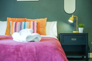 Modern 3 Bed House in Derby - FREE Parking - Hosted by Stay Host Save - Derby - 0