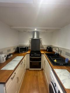 Pembs Studio Apartment - Milford Haven - 4