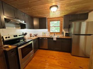 Eclectic Cabin - 5 Mins to DeSoto Park & Falls - 7