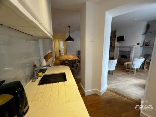 Serene 2 Bed Flat in Barons Court - 8