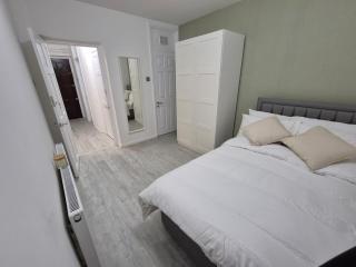 Wimbledon Tennis 2-bedroom house - 8