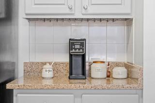 Cozy Modern Family Home - Firepit - Pool Access - 5