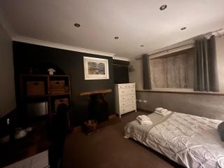 Double ground floor room - Leicester free parking and drinks - 0