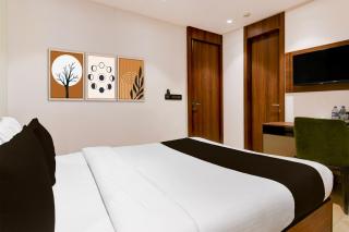 Townhouse Oak DLF Newtown Bus Terminal - 4