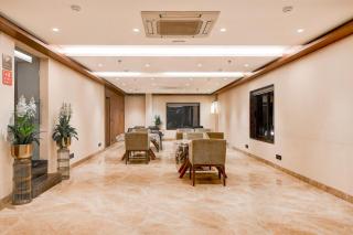Townhouse Oak DLF Newtown Bus Terminal - 6