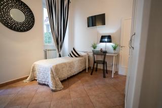 Santa Croce Garden Apartment - 4