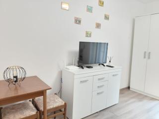 The Pedestrian Street Studio - 2