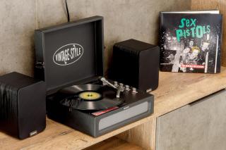 Renest Chicago Vinyl Lounge - 7