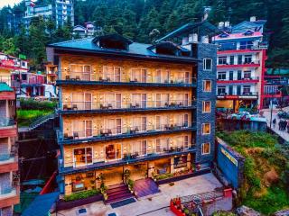 Hotel Classic Hills Bhagsunag Luxury Stay #Best Hotel in Mcleodganj #Mountain View Balcony Rooms #Spacious Parking #Prime Location in Dharamshala #Near Bhagsunag Waterfall #Top Selling Property in Mcleodganj - 9
