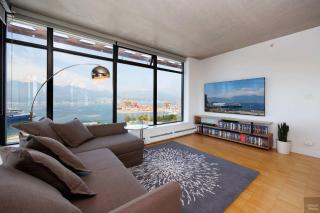 Spacious 2BD in Vancouver Patio with Ocean View - 5