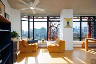 Spacious 2BD in Vancouver Patio with Ocean View - 2