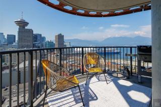 Spacious 2BD in Vancouver Patio with Ocean View - 0