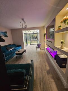 3 bedroom luxury house - Quiet & Central with free parking - 9