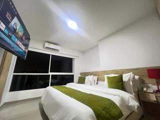 Aparta Suites la Flora Flora-Piscina-Jacuzzi - - 8