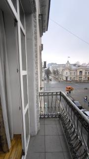 A spacious apartment in the historical center - 1