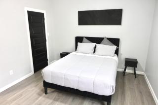 Pet-Friendly, Modern, Gated, Smart TVs, Fast WiFi, Pharr Apartment - 2