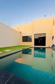 Casa Ampla com Piscina e Área de Churrasco 400A - 0