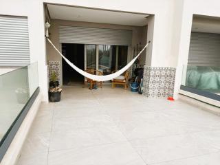 Premium Beachside Appartment steps from the Sand - 8