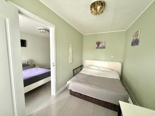 Urban Suites Spacious 2-Bedroom Apartment - 5