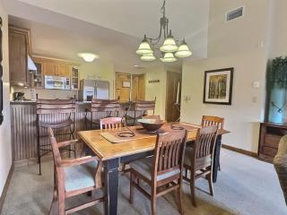 1 Bedroom Top floor Vaulted open space Base Area Luxury - 8