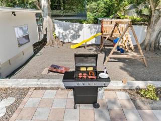 Just WOW! Heated Pool, 10 Mins to Beach & Games - 9