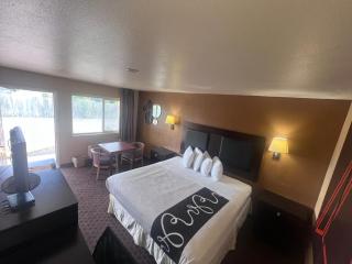 Antlers Inn - 8