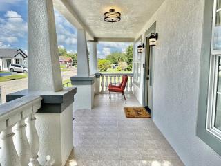 Tampa 5BR Gem - Close to Beach, Parks & Fun - 8